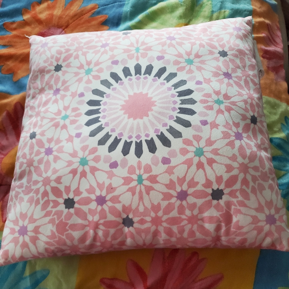 Simple by design medallion pillow